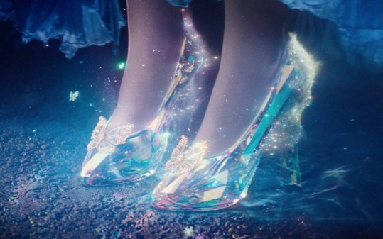 BOX-OFFICE MONDE: Cendrillon enchante la planète