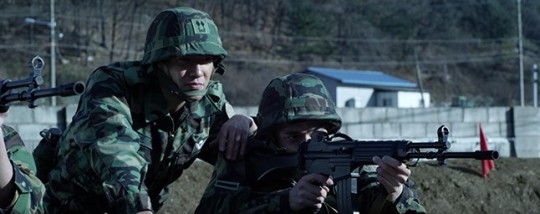 BLACK STONE: premières images du curieux film signé Roh Gyeong-Tae