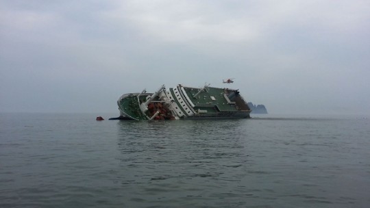 POLÉMIQUE: Bong Joon Ho s'élève contre l'annulation du doc sur le Sewol à Busan