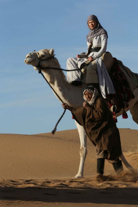 QUEEN OF THE DESERT: nouvelles images de Nicole Kidman chez Herzog