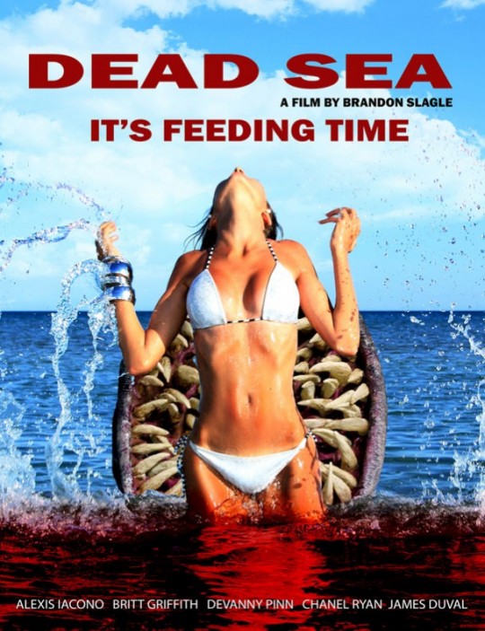 DEAD SEA: l'affiche fantabuleuse avec du monstre, du bikini et du sang